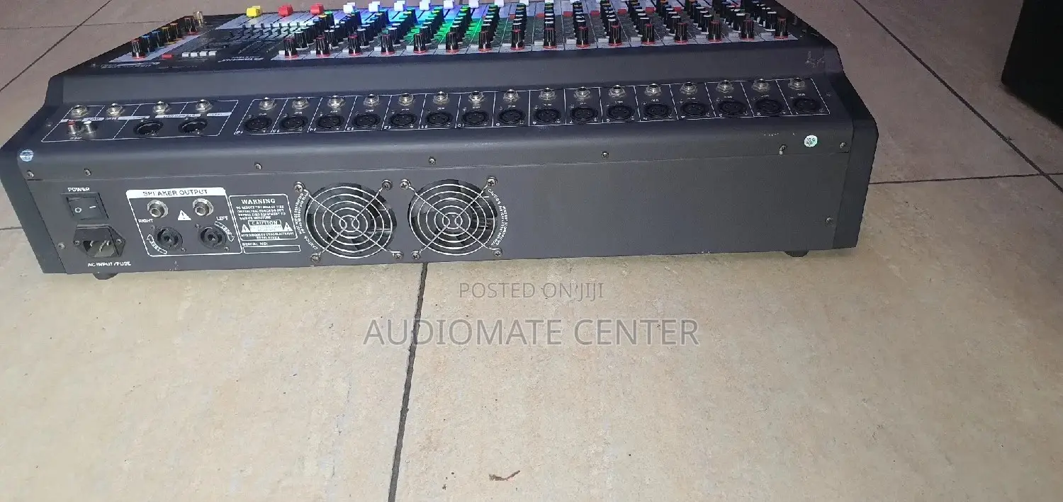 Yamaha DMX 1600 Powered Mixer