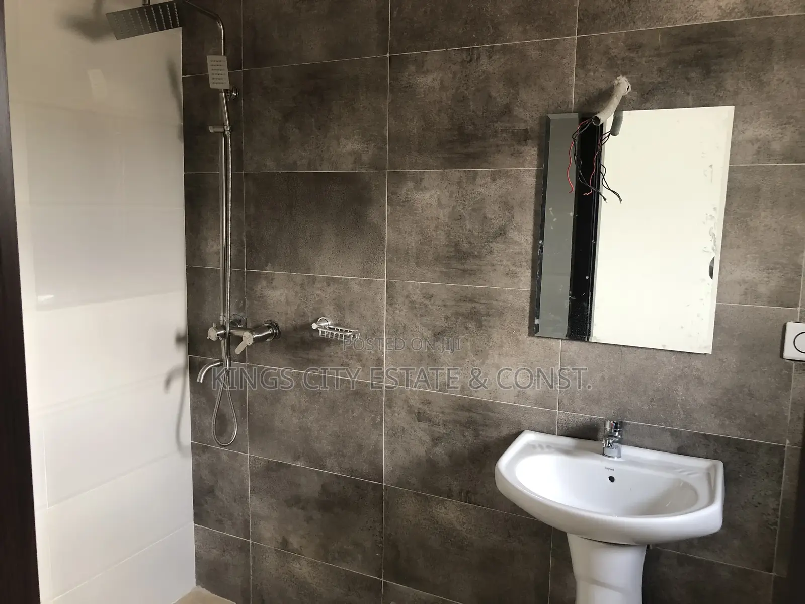 2bdrm House in Acp Whitehouse, Achimota for sale