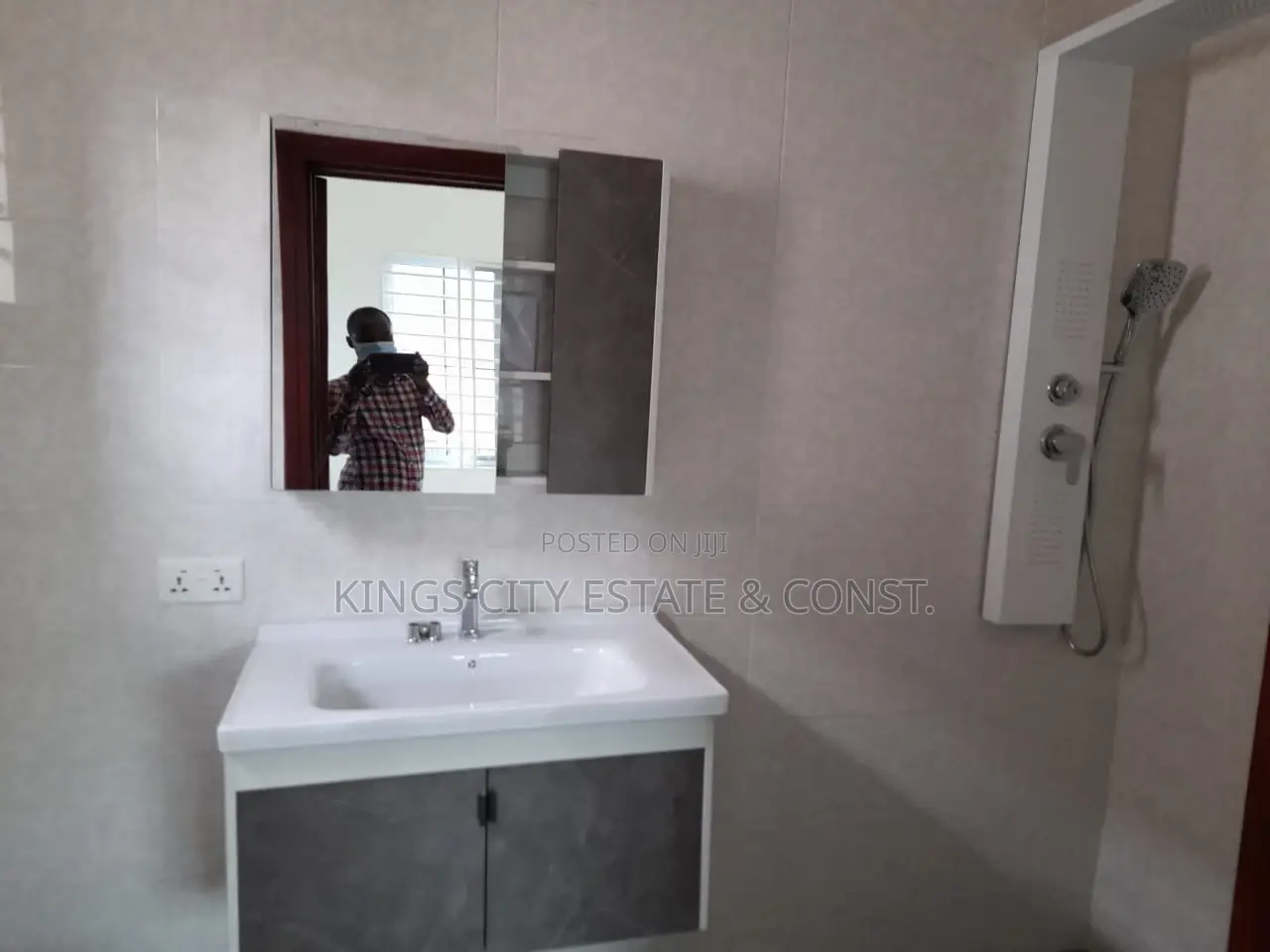 4bdrm House in Acp Estate, Achimota for sale