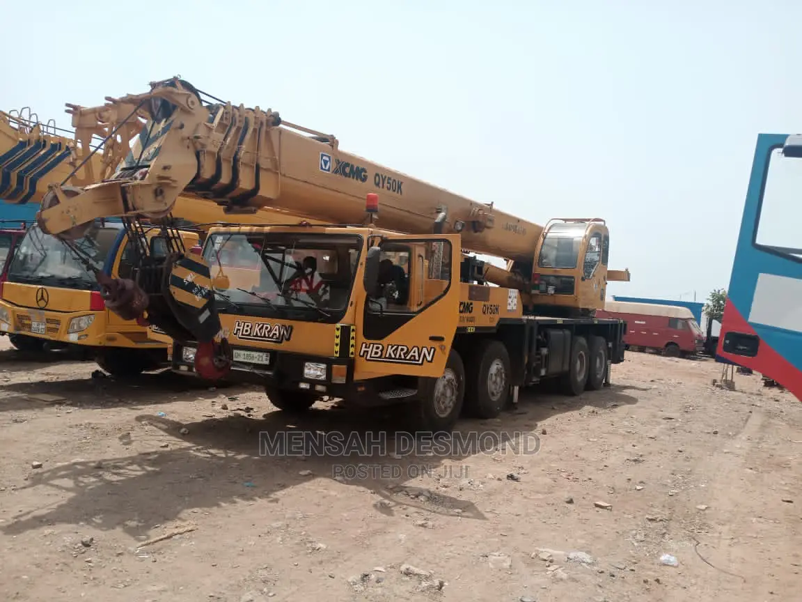 Heavy Duty Mobile Crane for Rent