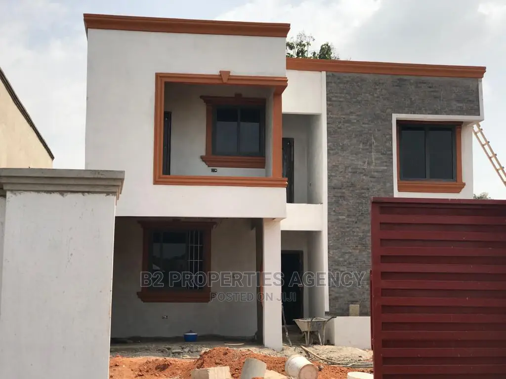 4bdrm Duplex in B2 Properties Agency, Kumasi Metropolitan for sale