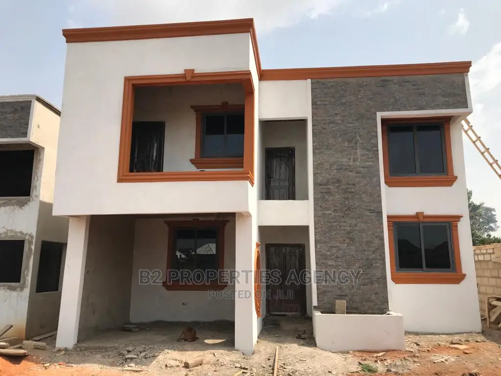 4bdrm Duplex in B2 Properties Agency, Kumasi Metropolitan for sale