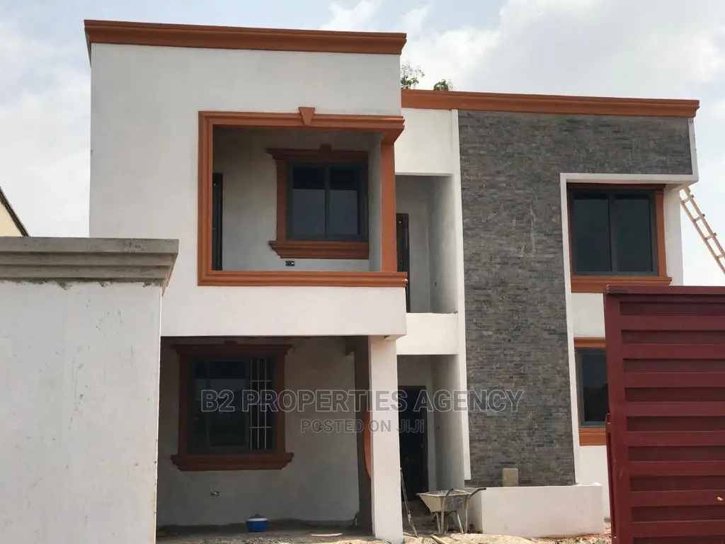 4bdrm Duplex in B2 Properties Agency, Kumasi Metropolitan for sale
