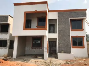 4bdrm Duplex in B2 Properties Agency, Kumasi Metropolitan for sale