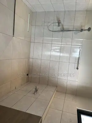 Furnished 4bdrm House in 4 Bedroom House For, Adjiriganor for Sale