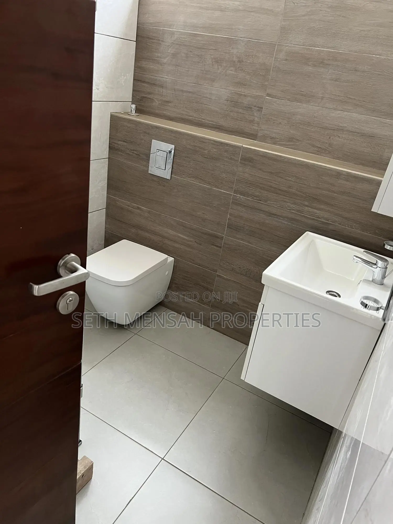 Furnished 4bdrm House in 4 Bedroom House For, Adjiriganor for Sale