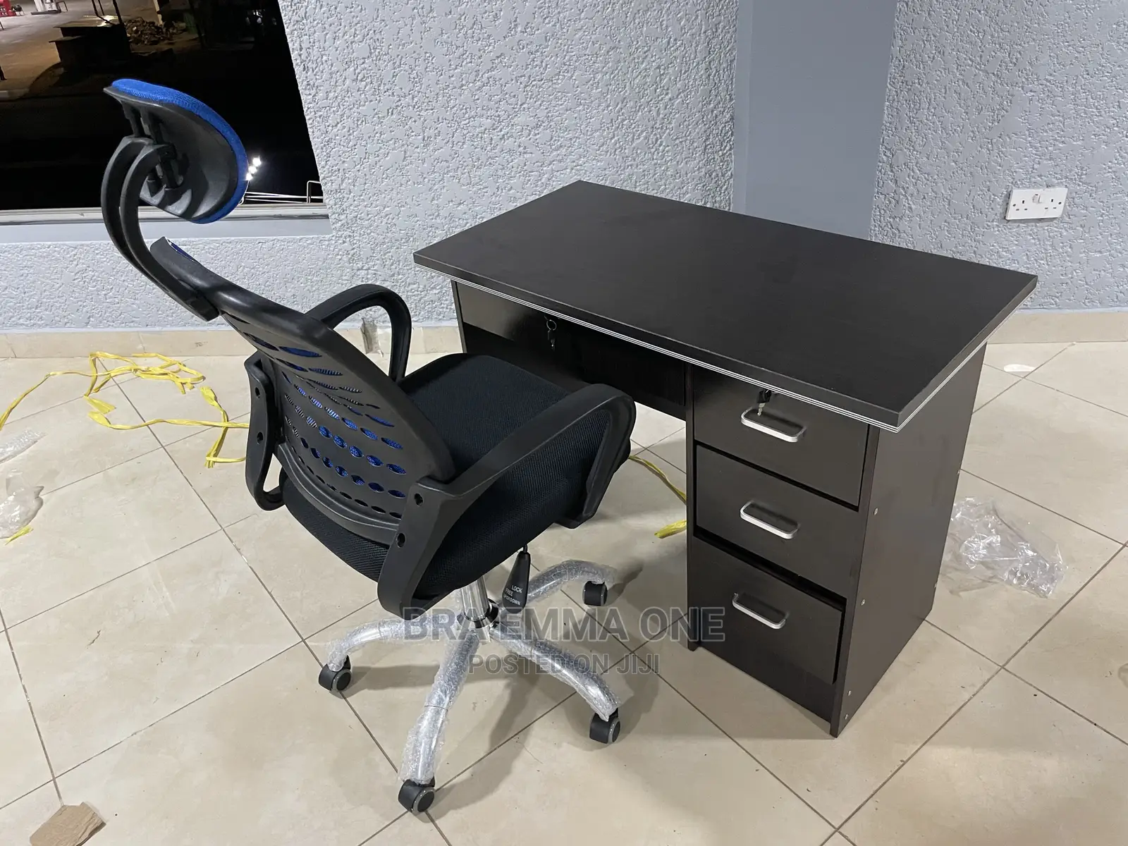 100x50cm Office Table and New Chair