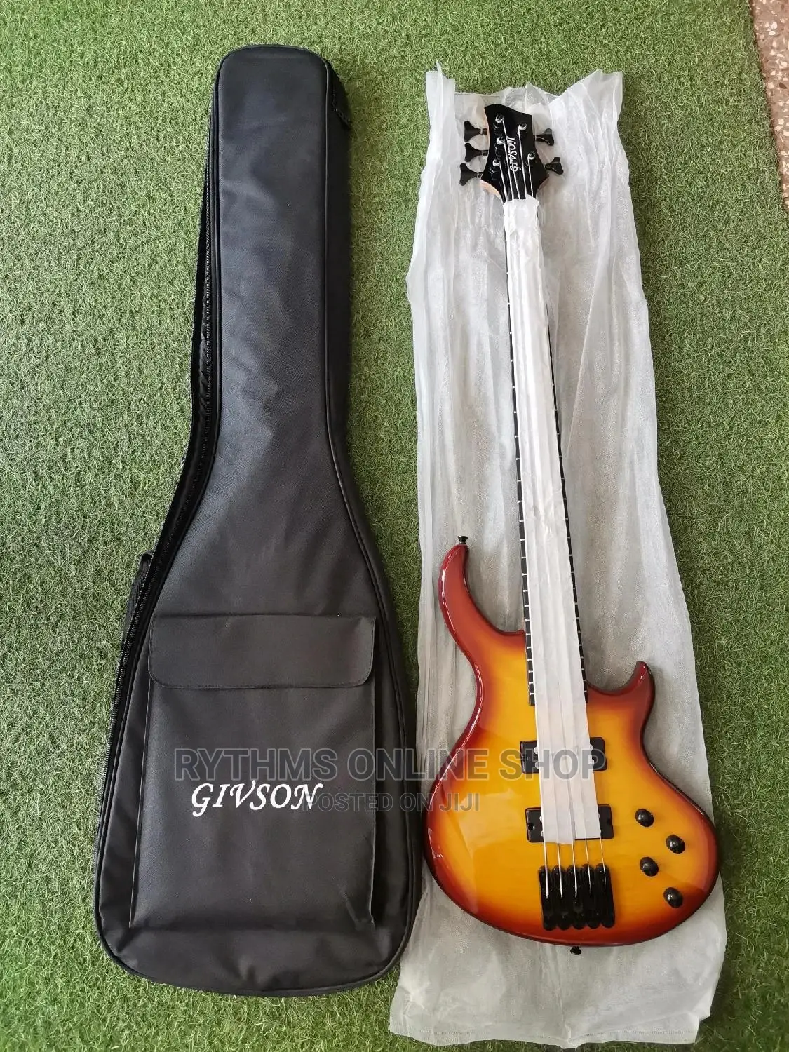 Bass Guitar 5strings (Givson B-555)