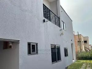 4bdrm House in E a Properties, Lake Side Estate for Sale