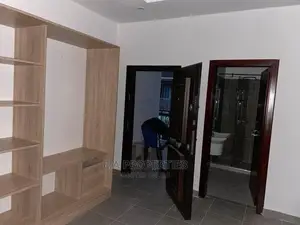 4bdrm House in E a Properties, Lake Side Estate for Sale