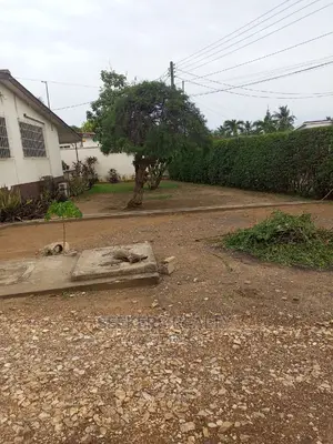 5bdrm House in Seekers Realty, Cantonments for Sale