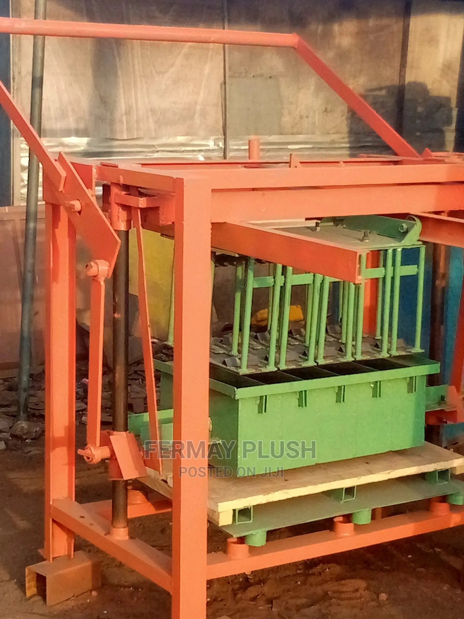 Machine Suitable for Block Factory