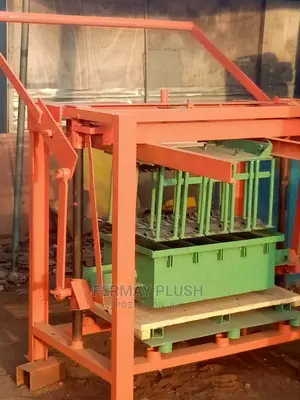 Machine Suitable for Block Factory