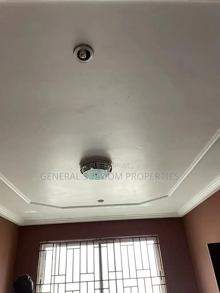 6bdrm Duplex in Suadom Properties, Baatsona Total for rent