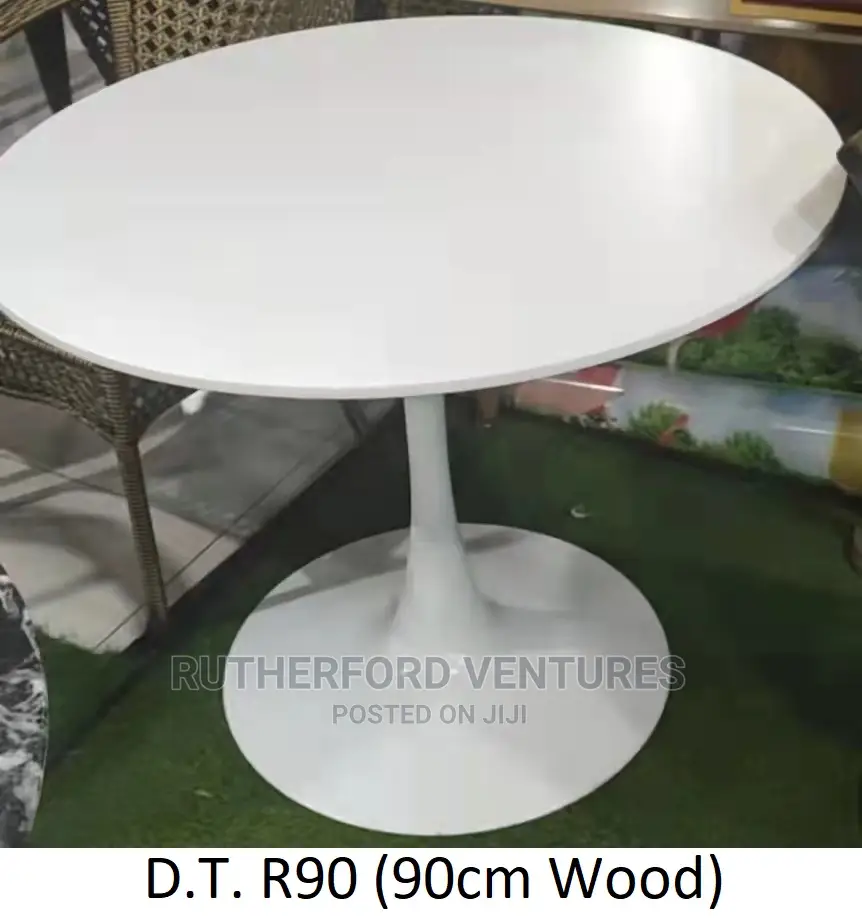 Round Dinning Table