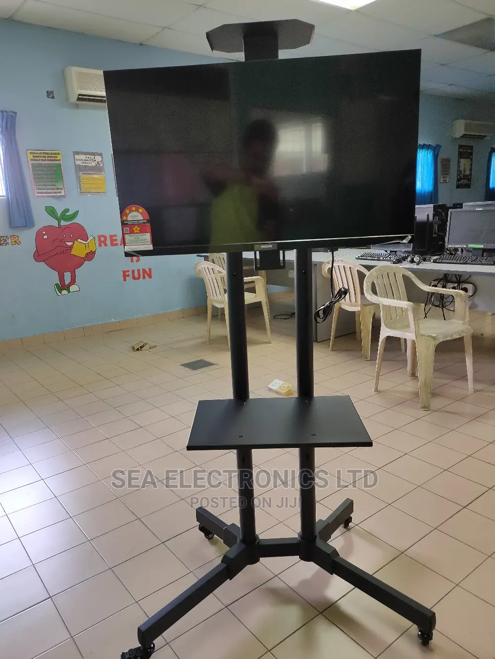 Genuine Tv Stand 32-65” With Wheels