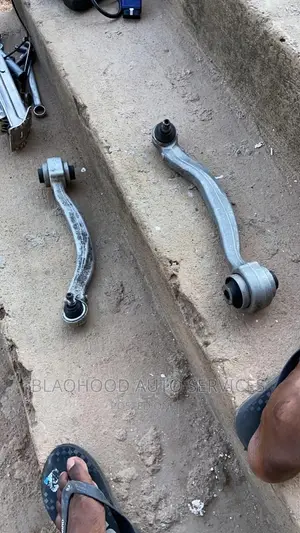 Benz W204 C250 2010-2013 LOWER and UPPER ARM Pair in Stock