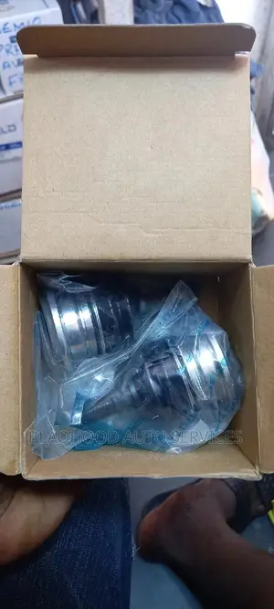 Toyota Prado Brand New TOP BALL JOINTS in Stock L
