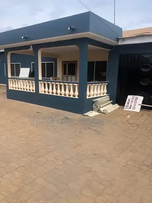 3bdrm House in Suadom Properties, Baatsona Total for sale
