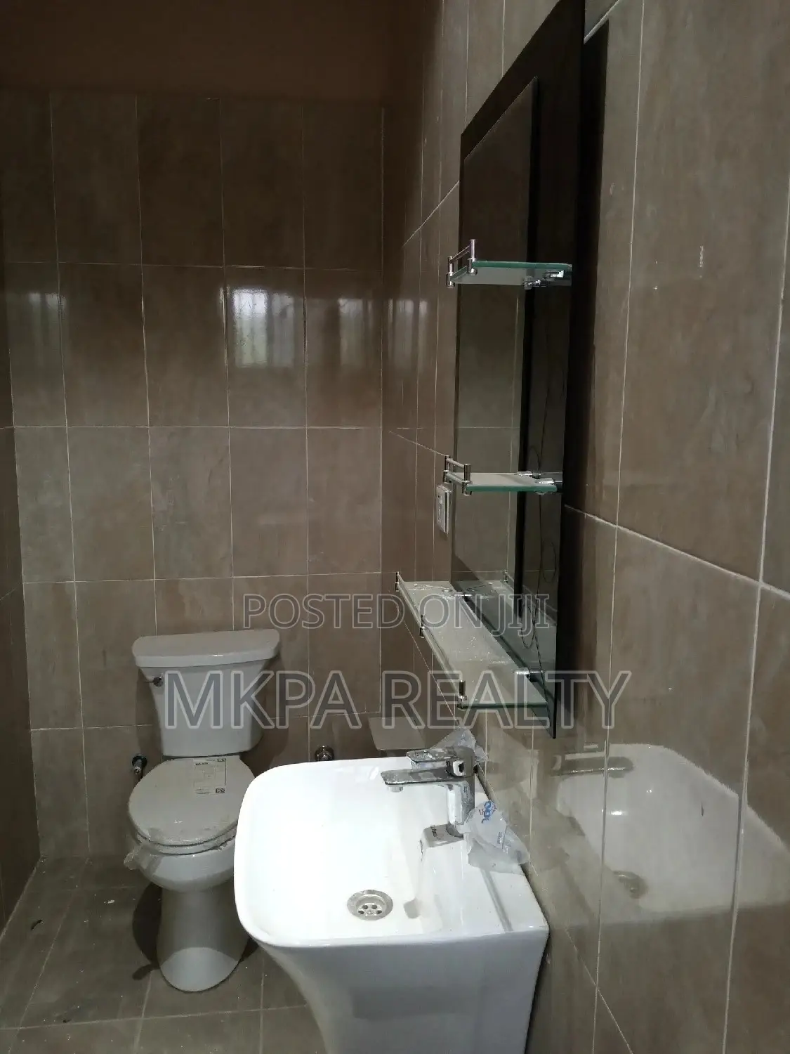 5bdrm House in Nkpa Properties, Tamale Municipal for rent