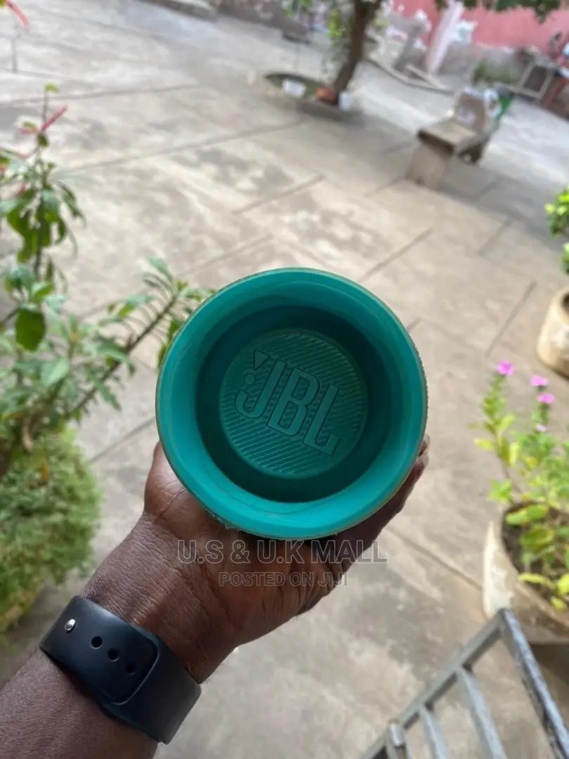 Preowned JBL Charge 4 Bluetooth Speaker From America 4sale