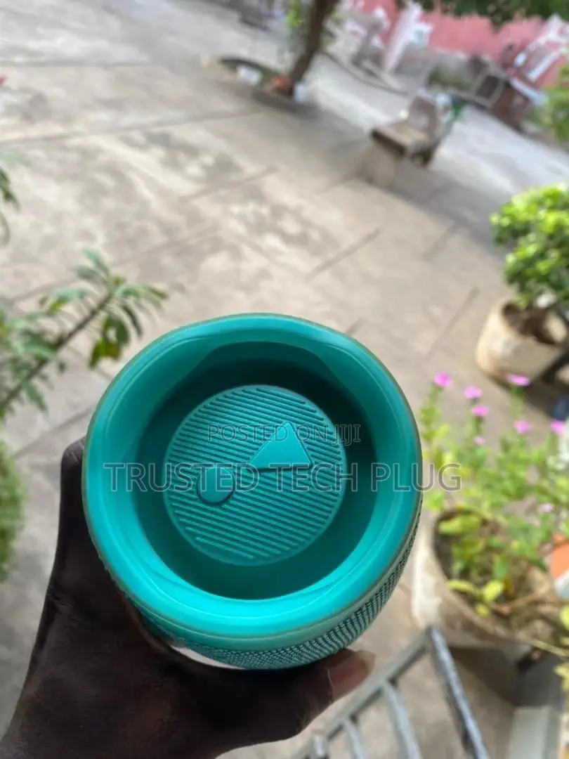 Preowned JBL Charge 4 Bluetooth Speaker From America 4sale