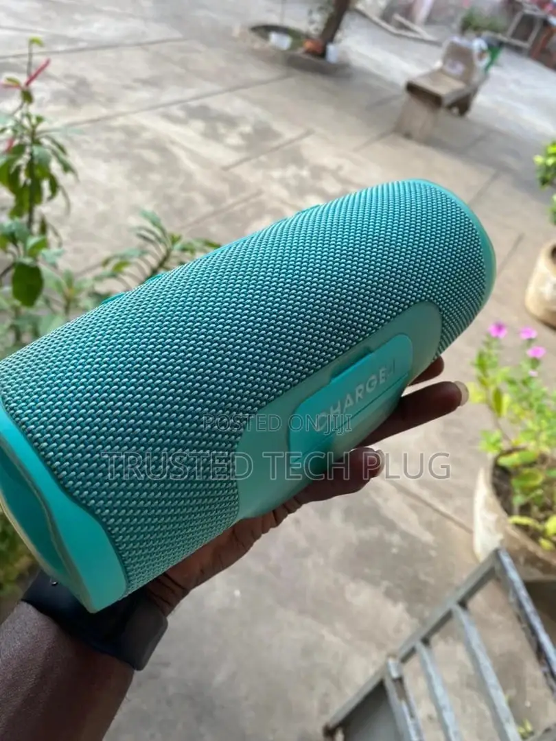 Preowned JBL Charge 4 Bluetooth Speaker From America 4sale