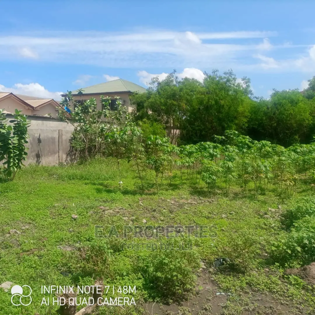 6bdrm House in E a Properties, Tema Metropolitan for Sale
