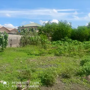 6bdrm House in E a Properties, Tema Metropolitan for Sale