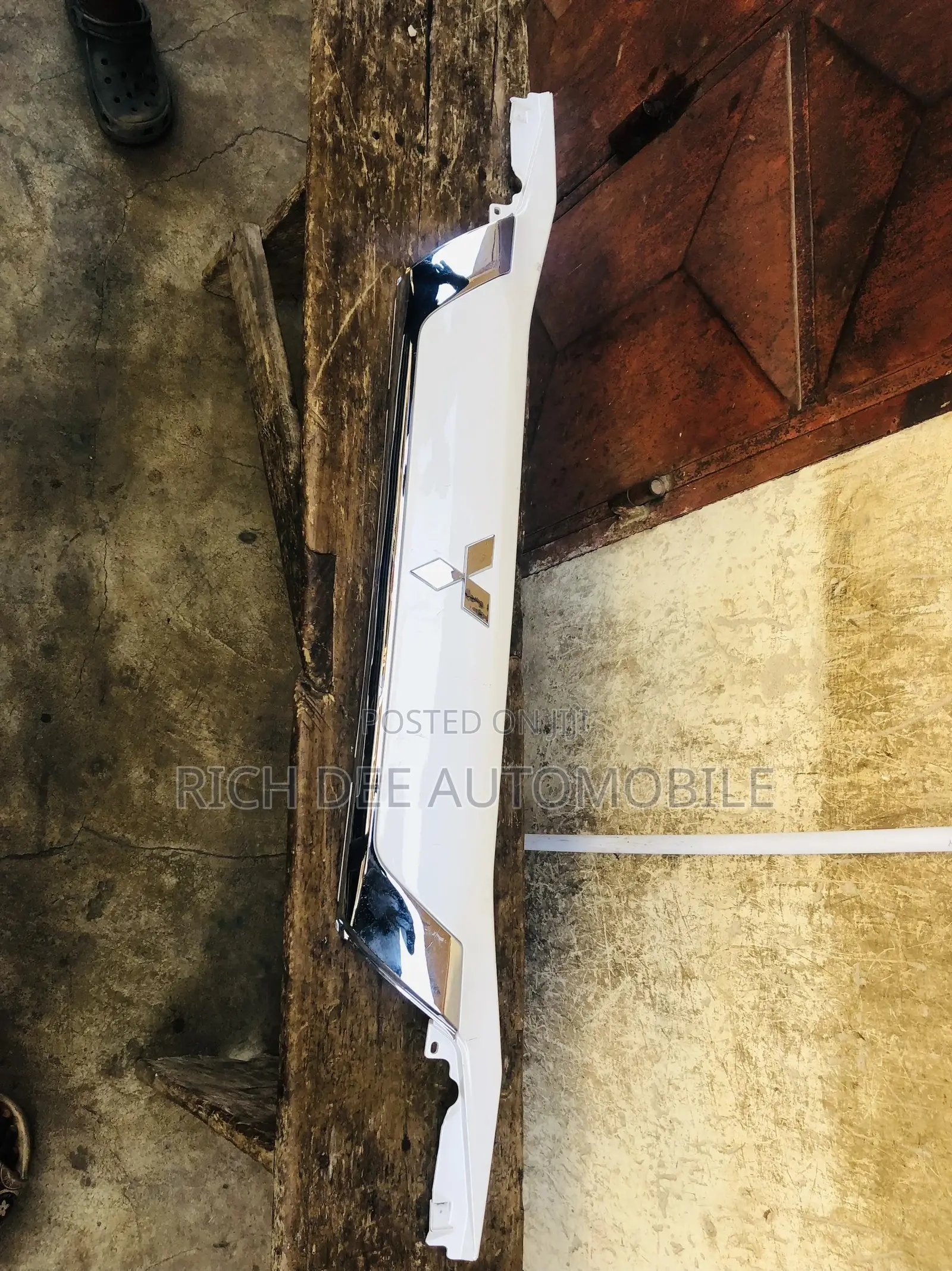 Outlander 2017 Boot Moulding