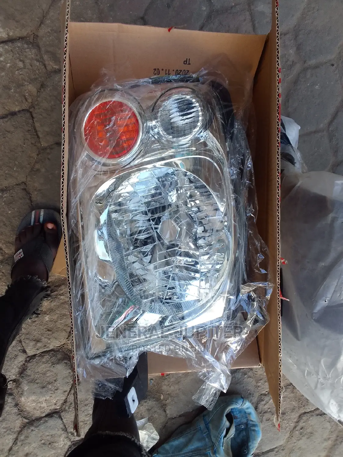 Nissan Pick Up Hardbody Headlight Pair.