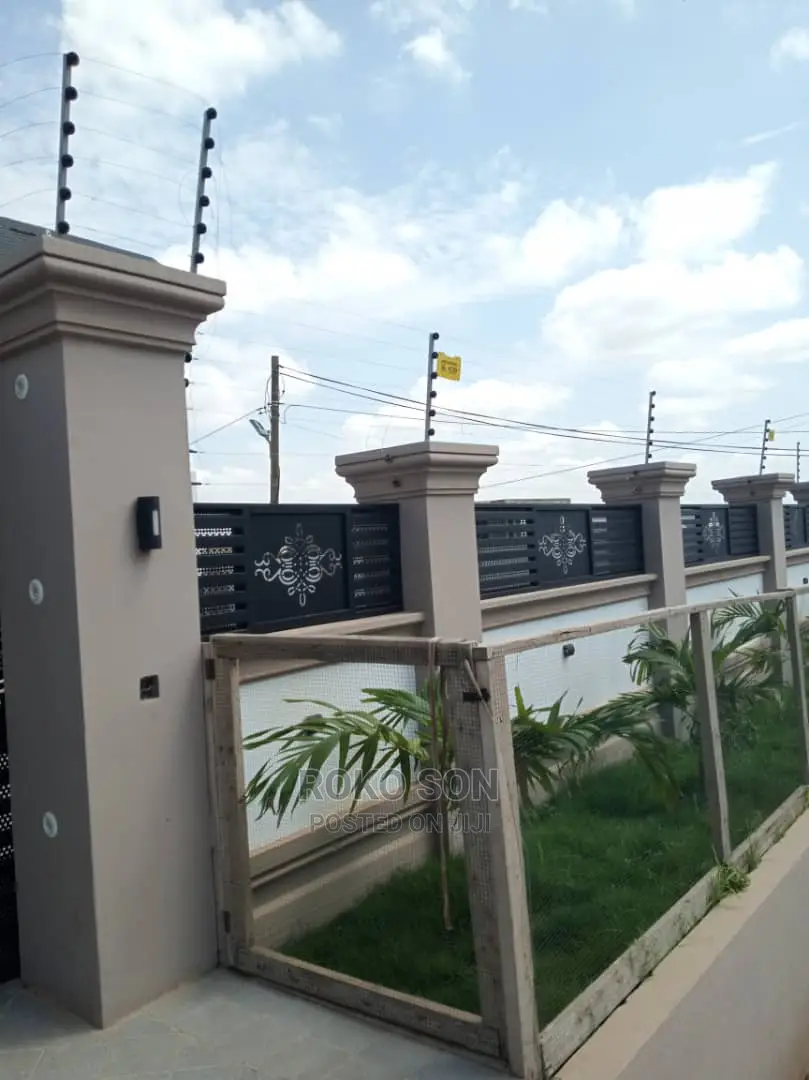 4bdrm Duplex in Dr Roko, East Legon for Sale