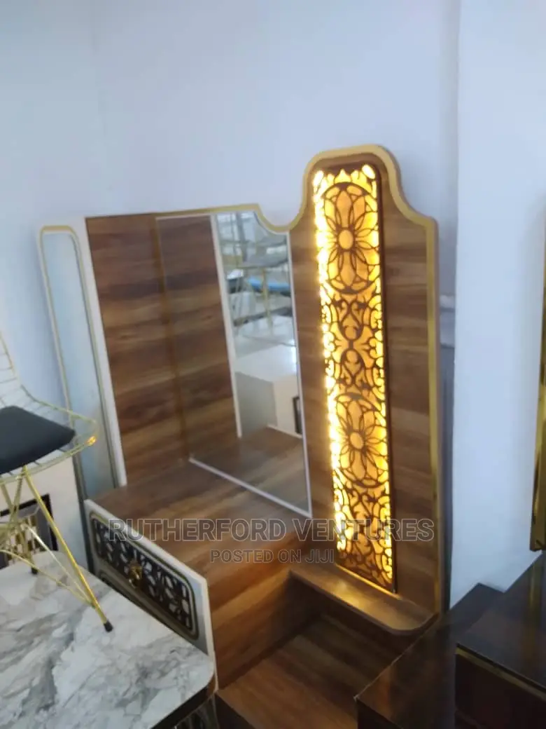 Executive Dressing Mirror