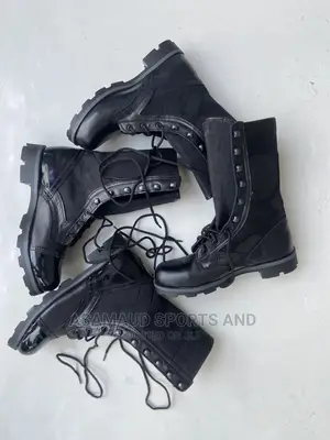 Original Army Strong Safty Boot at Cool Price