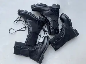 Original Army Strong Safty Boot at Cool Price