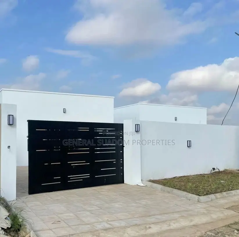 3bdrm House in Suadom Properties, Baatsona Total for sale