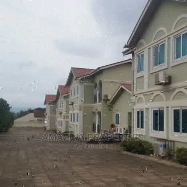 This Hotel 40 Bedroom at Madin