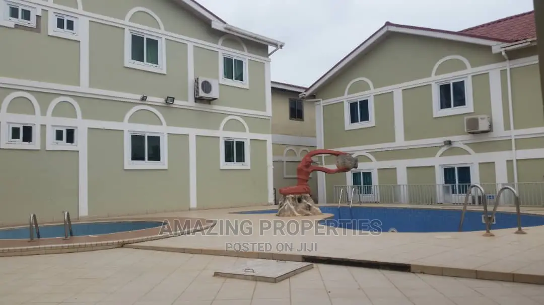 This Hotel 40 Bedroom at Madin