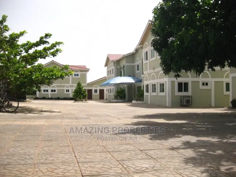 This Hotel 40 Bedroom at Madin