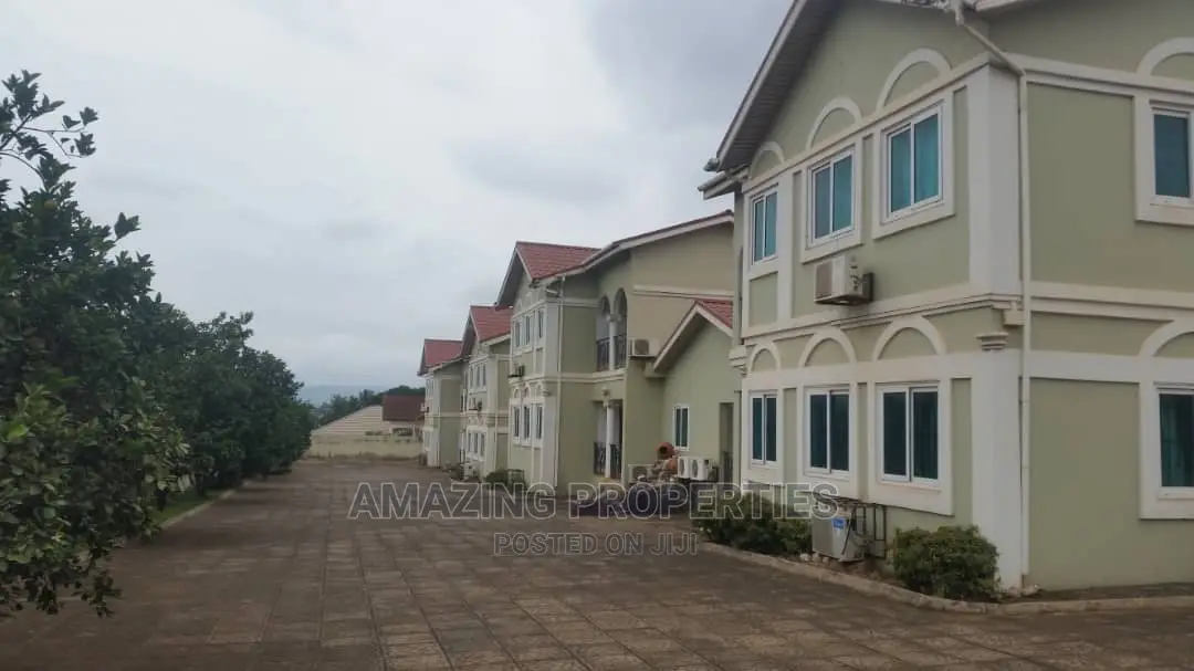 This Hotel 40 Bedroom at Madin