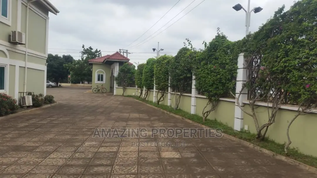 This Hotel 40 Bedroom at Madin