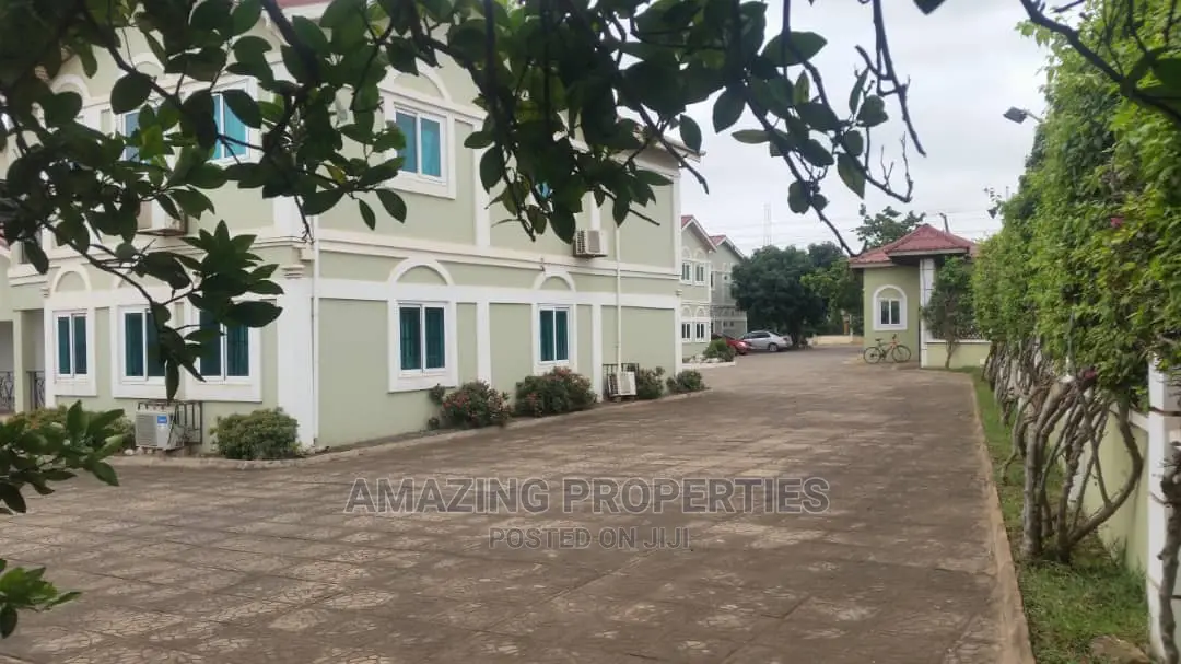This Hotel 40 Bedroom at Madin