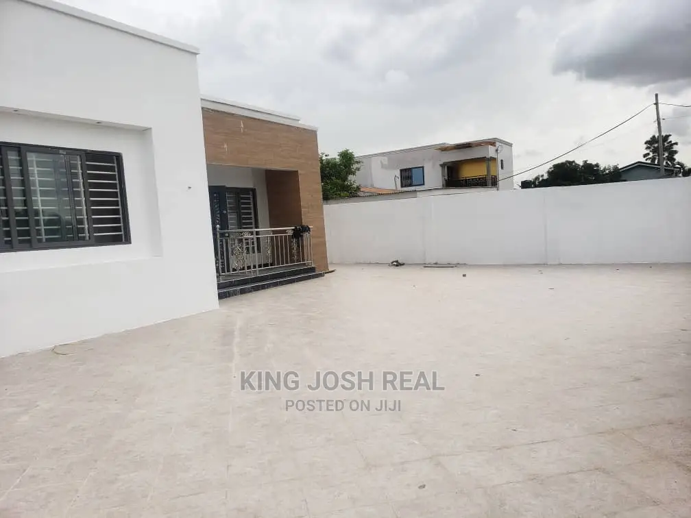 3bdrm House in Spintex for sale