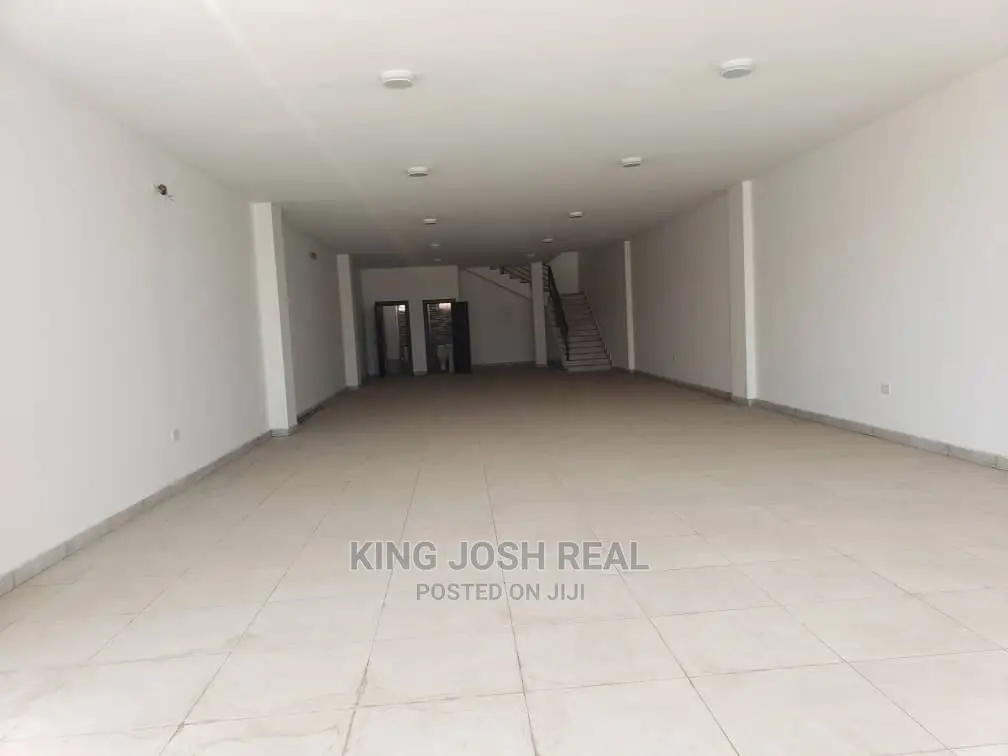 Spacious Showroom or Warehouse for Rent