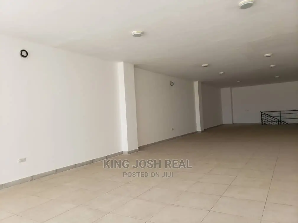 Spacious Showroom or Warehouse for Rent
