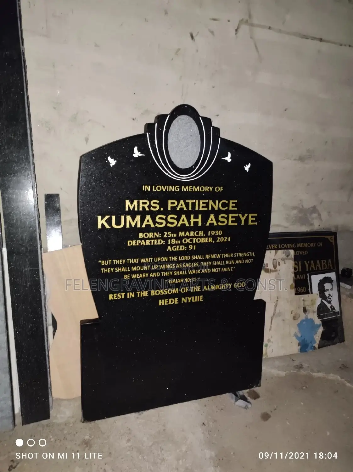 Granite / Porcelain Headstone
