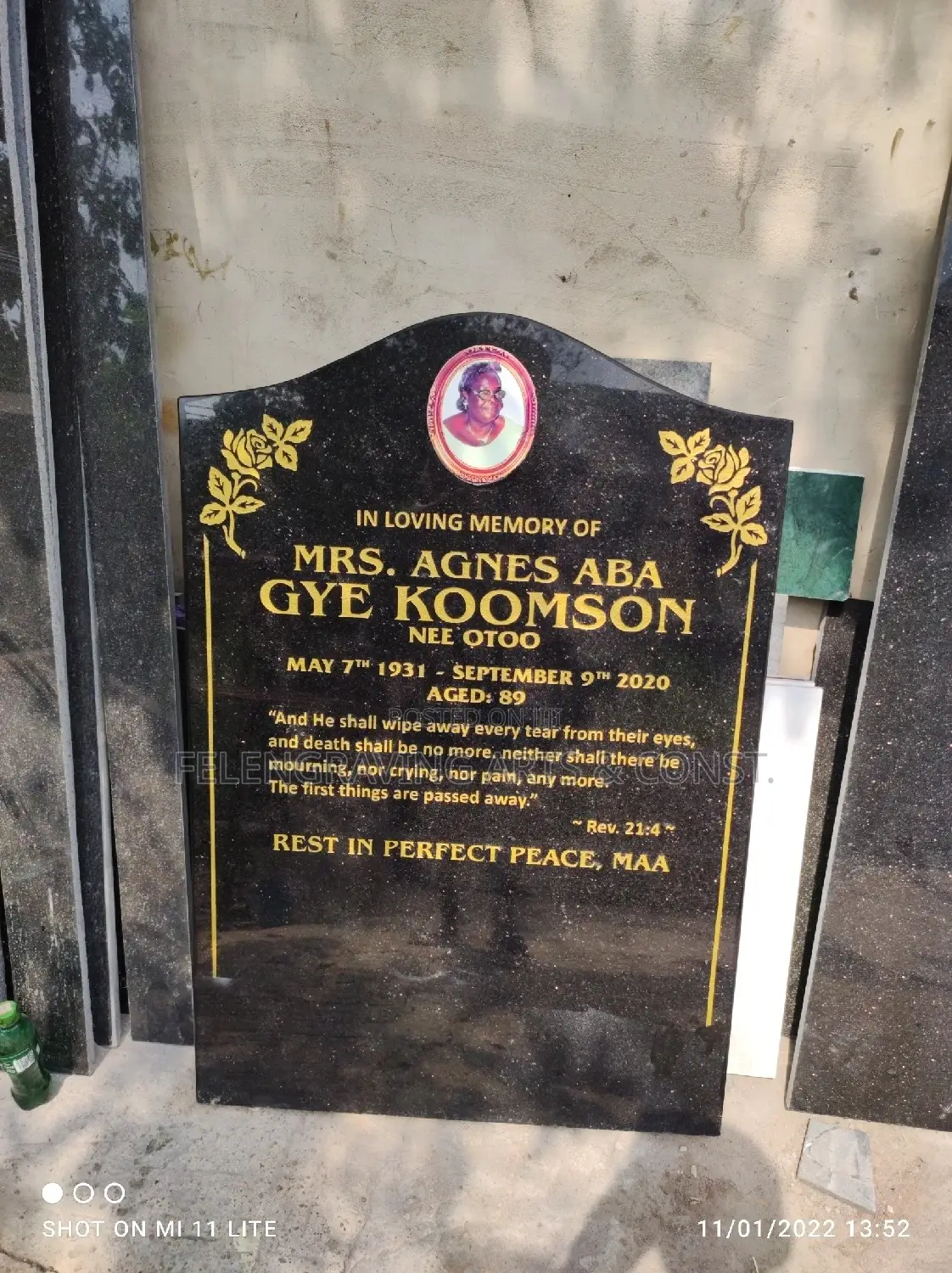 Granite / Porcelain Headstone