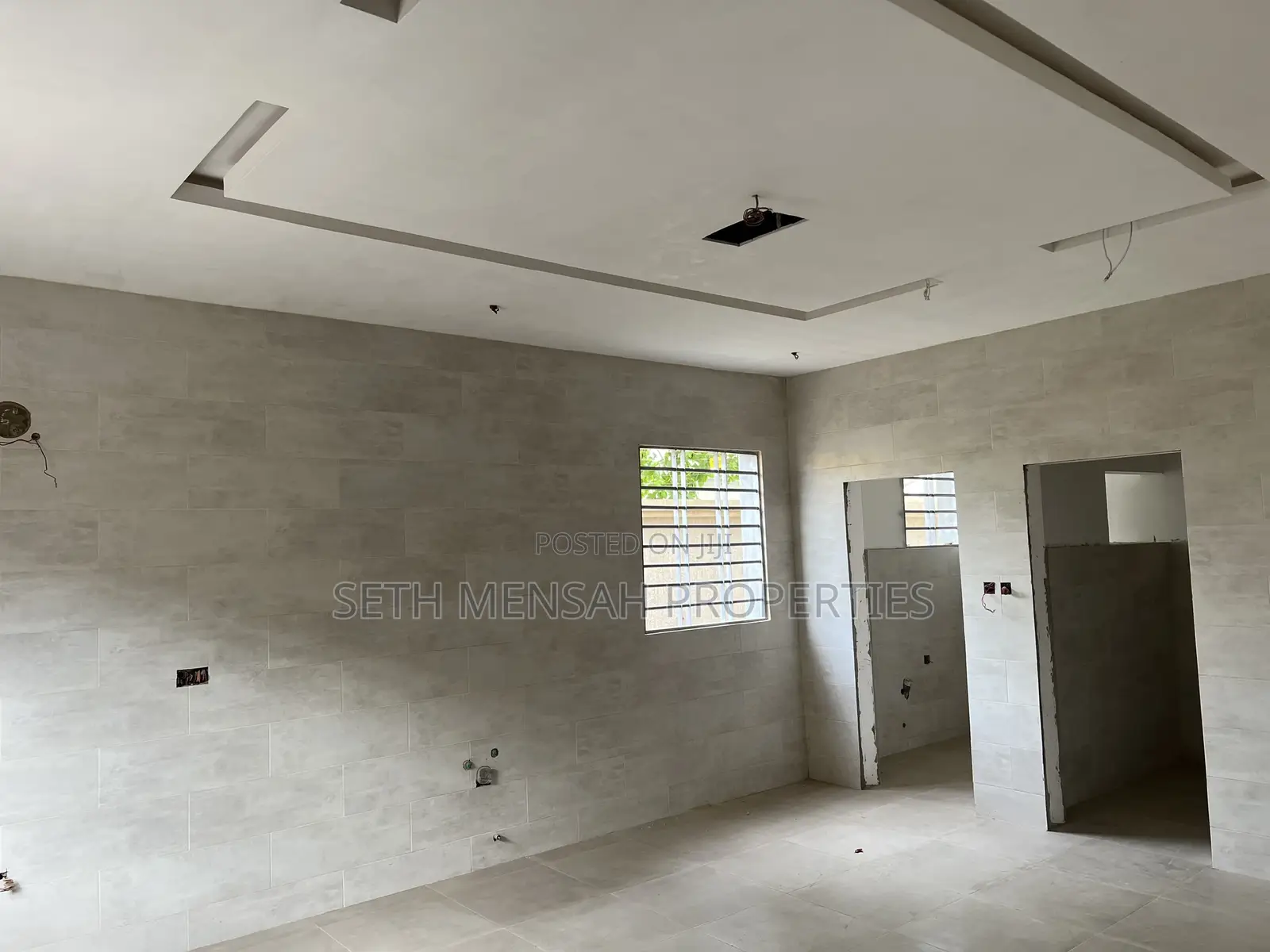 4bdrm House in Close to Mine Road 4 for Sale