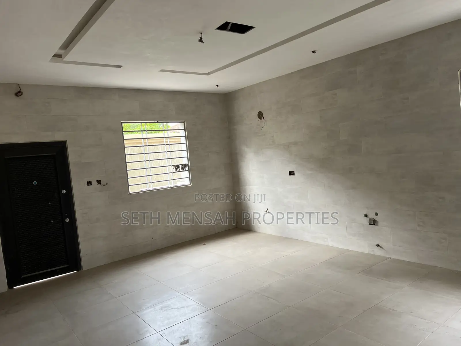 4bdrm House in Close to Mine Road 4 for Sale