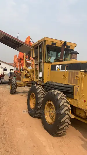 CAT 140 Grader,